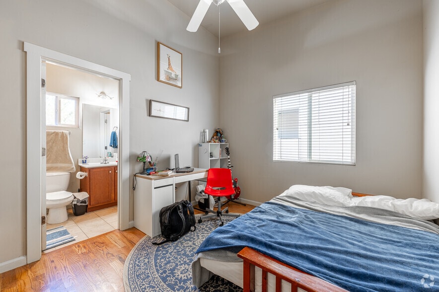More Photos Of 1030 Dr Martin Luther King Pky, Athens Apartments For Sale