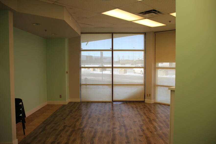 More Photos Of 26 Strathmoor Dr, Sherwood Park Hotel For Lease