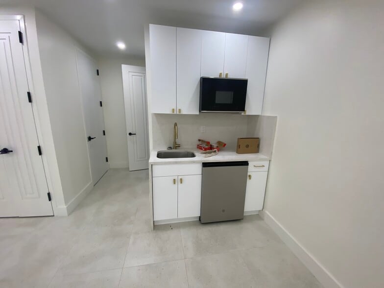 More Photos Of 155 Smith St, Brooklyn Apartments For Lease