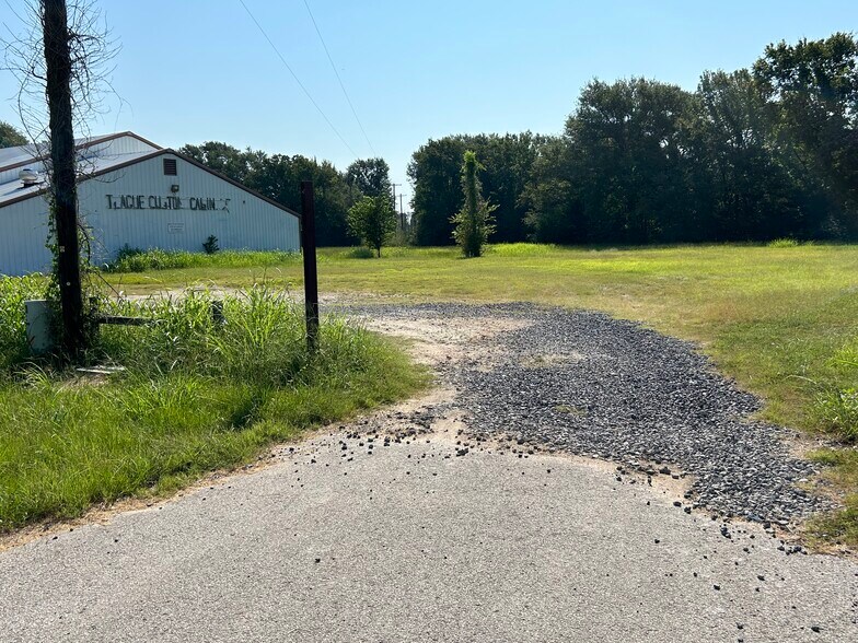 More Photos Of 10411 S US Highway 79, Palestine Warehouse For Sale