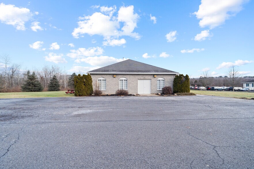 More Photos Of 900 Leonard St, Clearfield Office For Lease