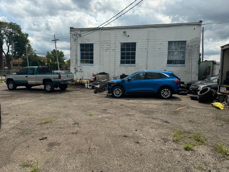 More Photos Of 3991 Superior Ave, Cleveland Auto Repair For Sale