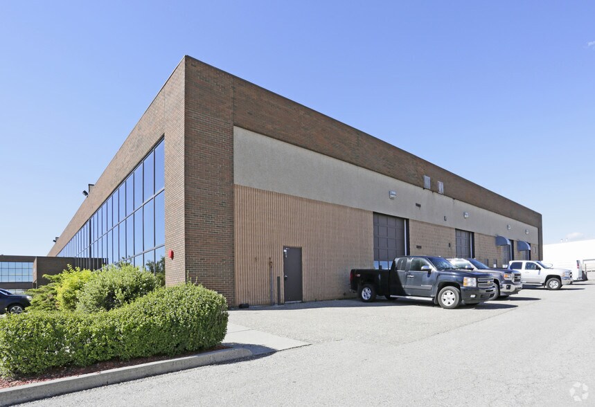 More Photos Of 2915 21st St NE, Calgary Warehouse For Lease