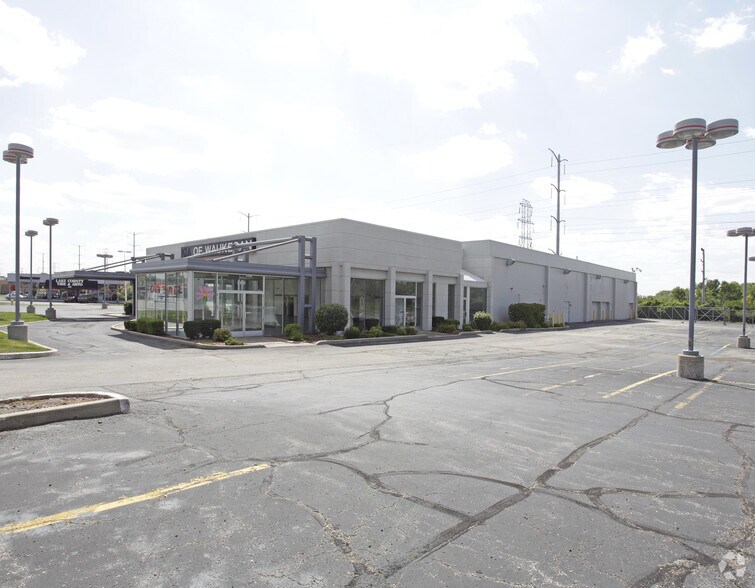 500 S Green Bay Rd, Waukegan, IL 60085 Auto Dealership For Sale