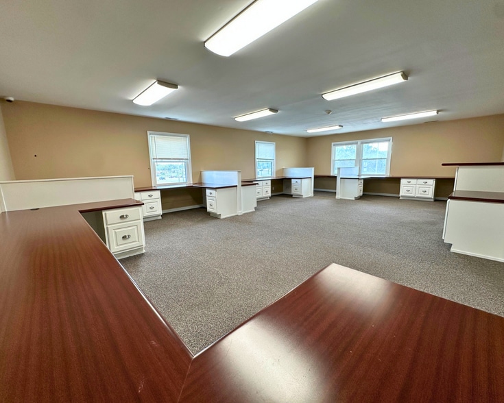 More Photos Of 2230 W Coliseum Blvd, Fort Wayne Office For Sale
