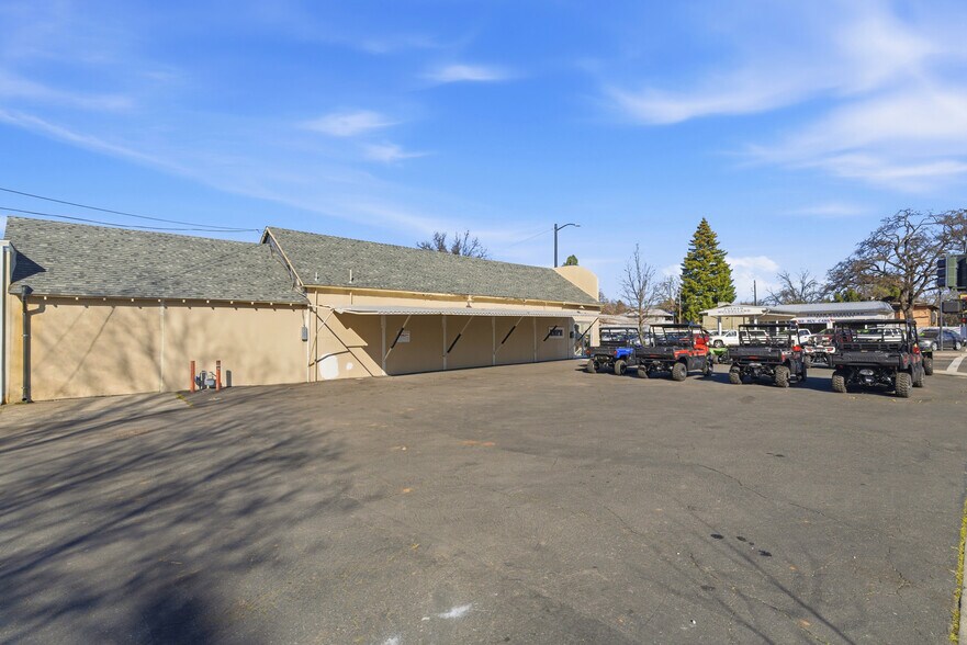 More Photos Of 1538 Park Ave, Chico General Retail For Sale