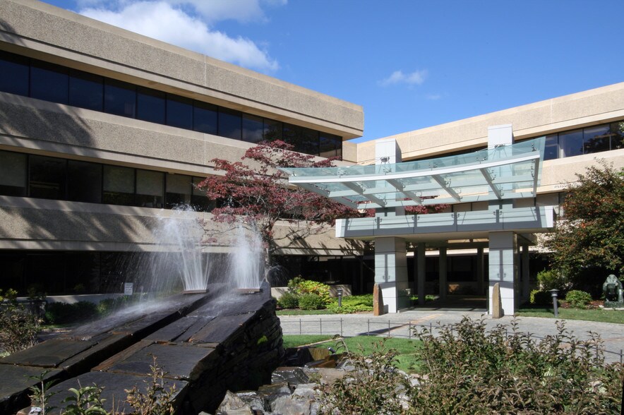 More Photos Of 777 W Putnam Ave, Greenwich Coworking Space