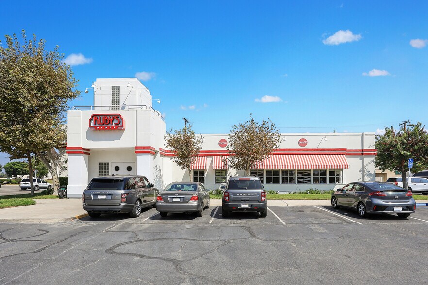 More Photos Of 13112 Newport Ave, Tustin Unknown For Lease