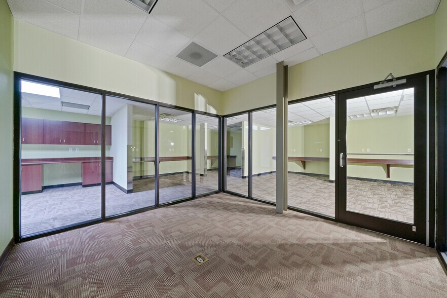 More Photos Of 7704 S Loop 1604 East, Elmendorf Office For Sale