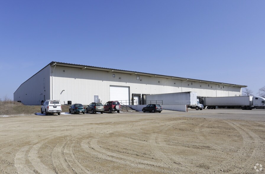 More Photos Of 1409 Indianhead Dr, Menomonie Warehouse For Lease