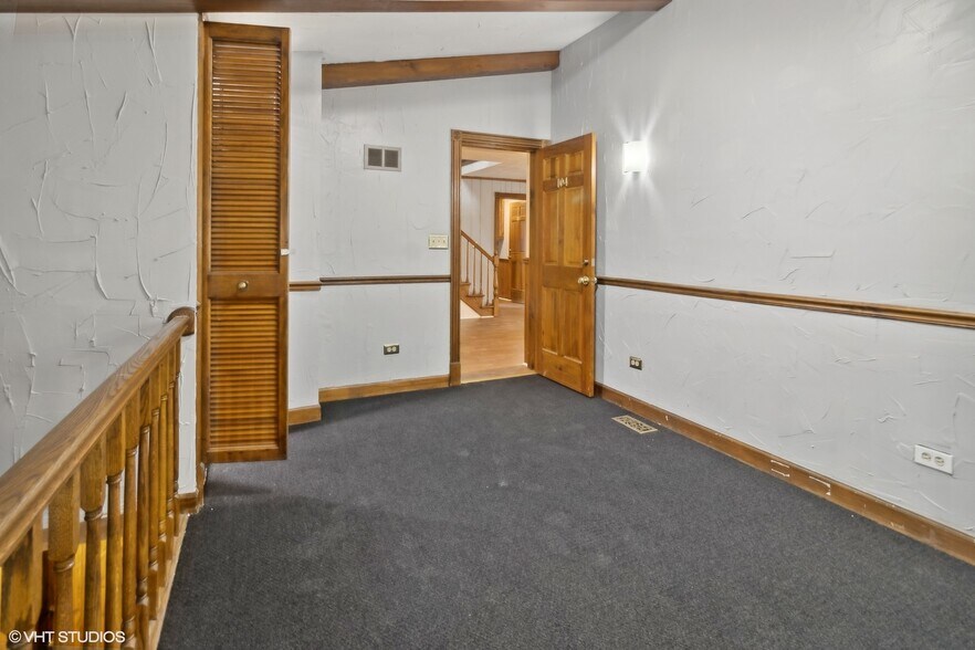 More Photos Of 438 N Hough St, Barrington Office For Sale