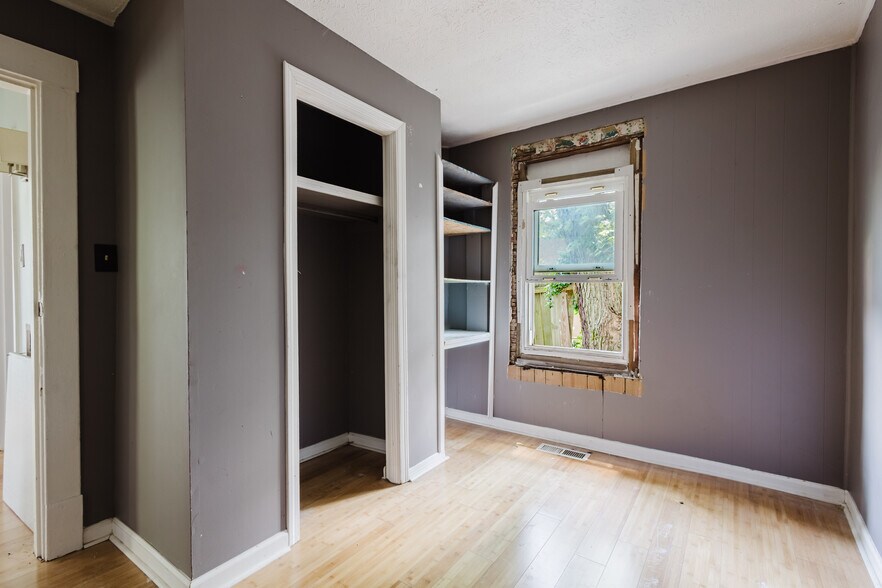More Photos Of , Lexington Specialty For Sale