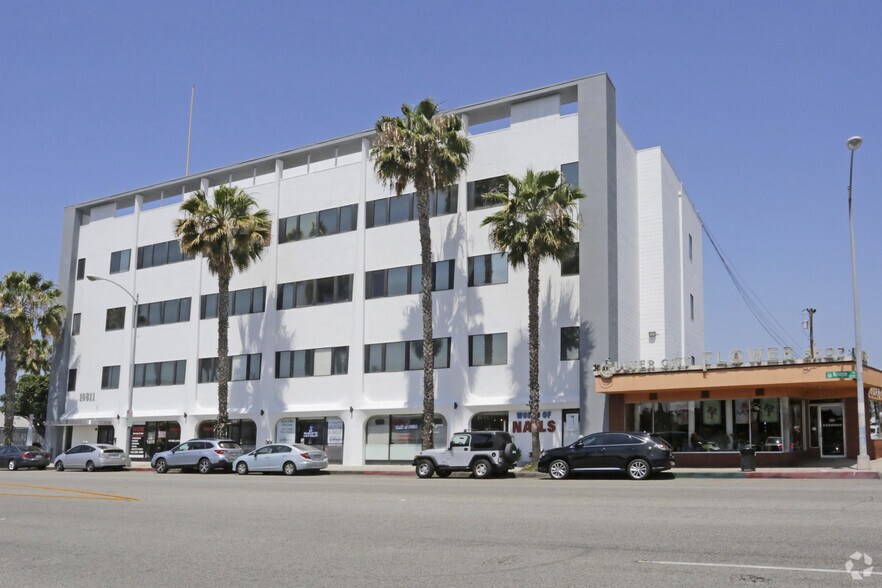 More Photos Of 10811 Washington Blvd, Culver City Office For Lease