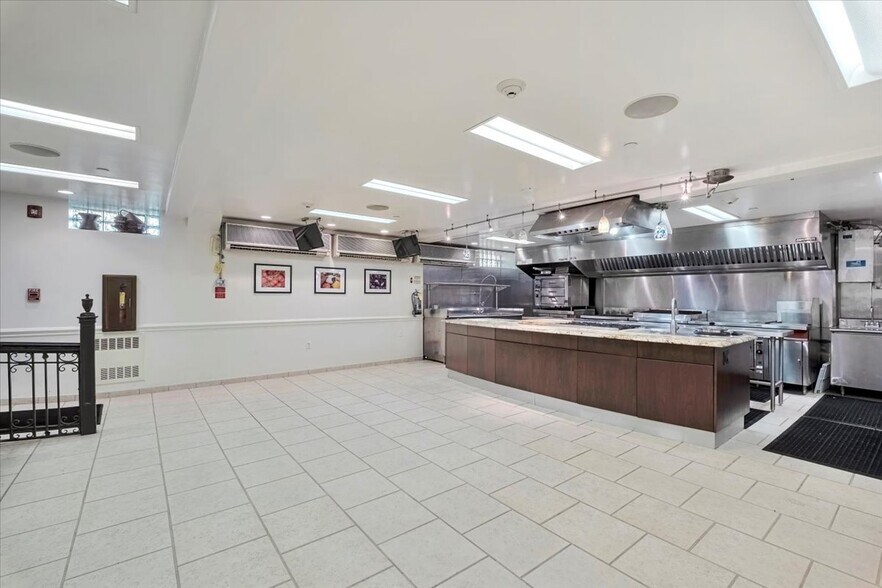 More Photos Of 1 Generoso Pope Pl, Tuckahoe Office For Sale