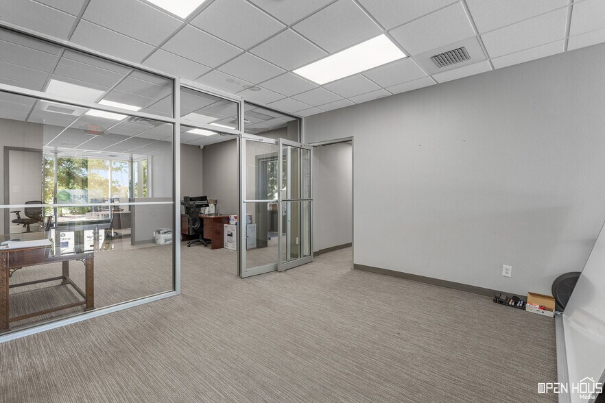 More Photos Of 915 9th St, Wichita Falls Office For Sale