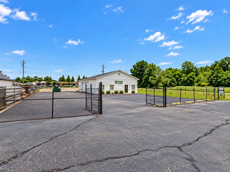 More Photos Of 283 Lakewood Dr, Greenville Warehouse For Lease