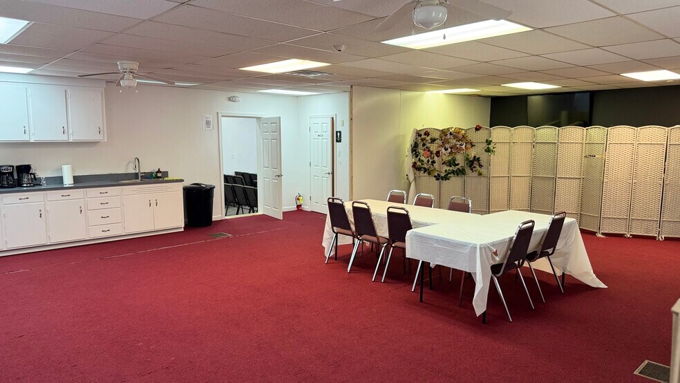 More Photos Of 465 Nashua Rd, Dracut Medical For Sale