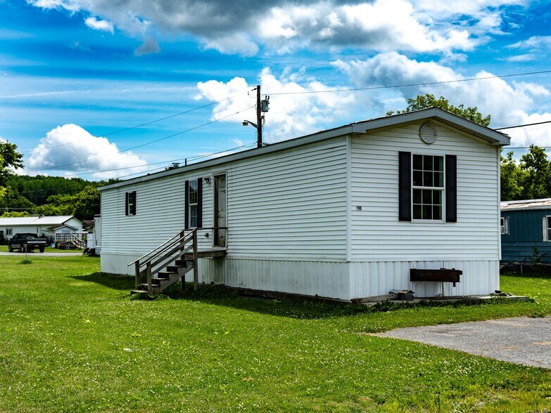 More Photos Of 50 Davis St, Presque Isle Manufactured Housing Mobile Home Park For Sale
