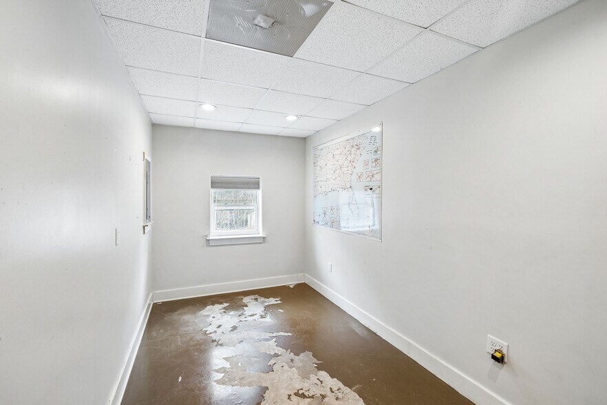 More Photos Of 1719 Signal Point Rd, Charleston Self Storage For Sale