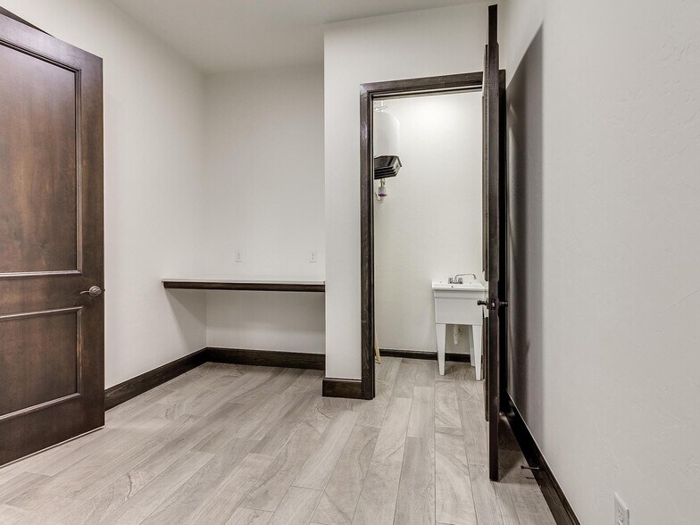 More Photos Of 4331 Adams, Norman Office For Lease