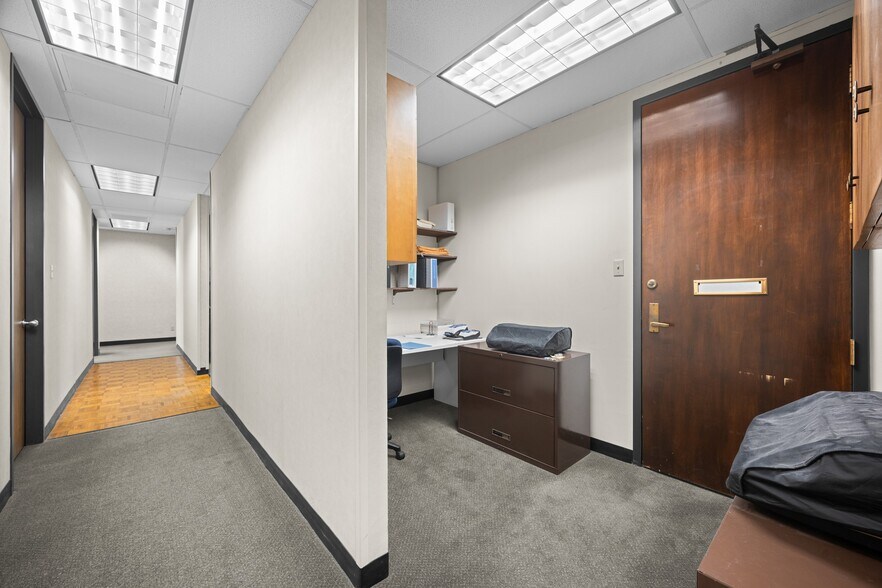 More Photos Of 1411 West Ave, Austin Office For Sale