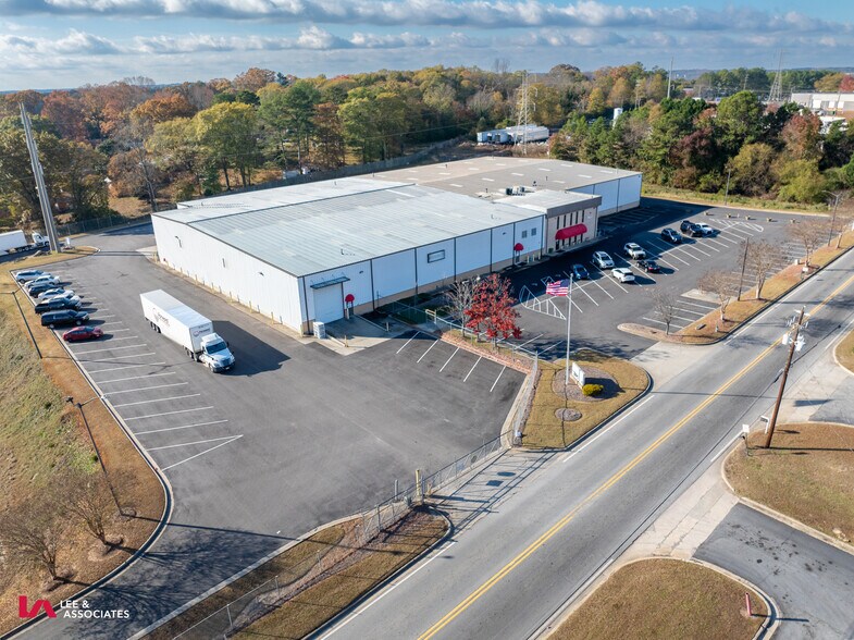 More Photos Of 309 Cash Memorial Blvd, Forest Park Distribution For Lease