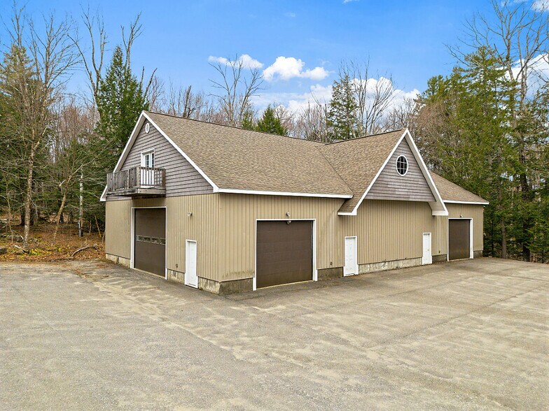 Primary Photo Of 17 Aviator Pl, Oakland Industrial For Sale