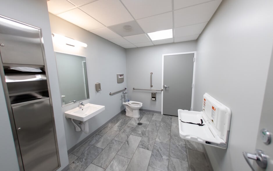 More Photos Of 2579 John Milton Dr, Herndon Office For Lease