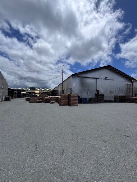 More Photos Of 660 N Nimitz Hwy, Honolulu Distribution For Lease