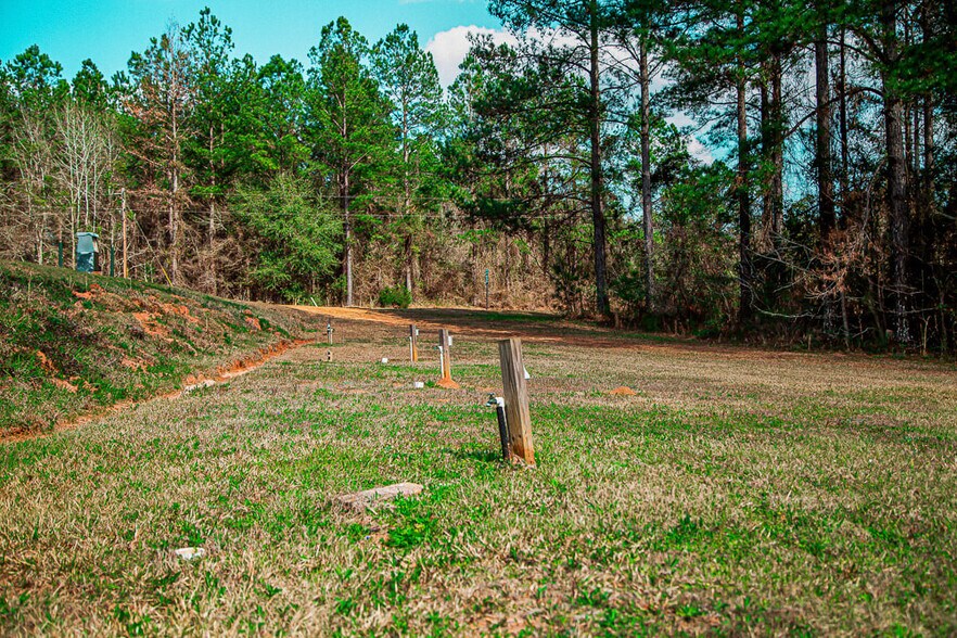 More Photos Of 2777 Hwy 83, Evergreen Service Station For Sale