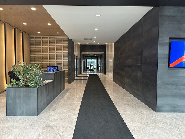 More Photos Of 2975 Wilshire Blvd, Los Angeles Office For Lease