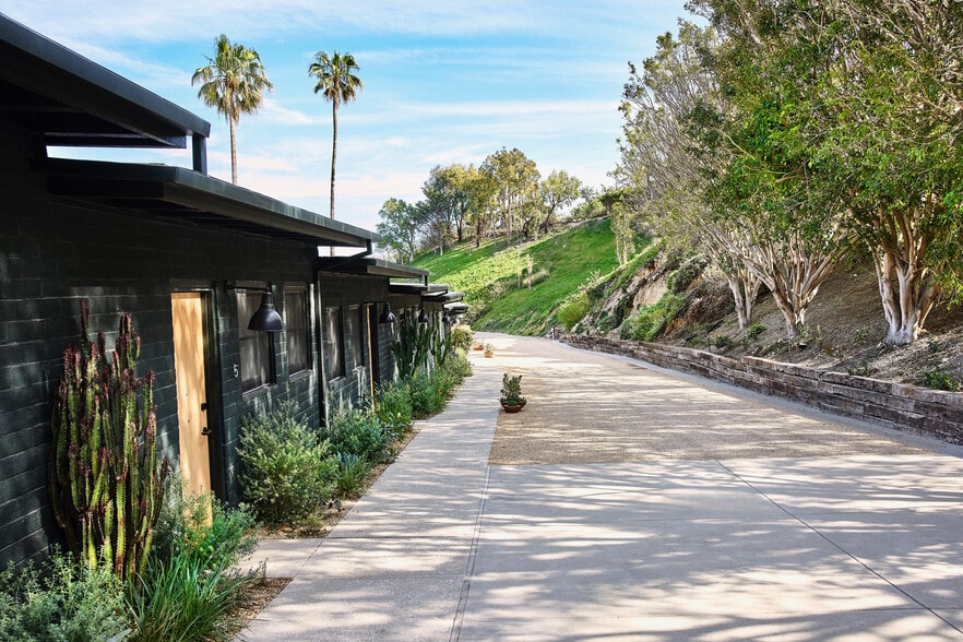More Photos Of 28920 Pacific Coast Hwy, Malibu Hotel For Sale