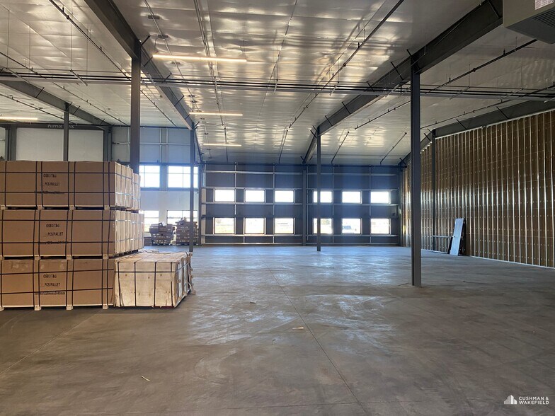 More Photos Of 5002 Marketplace Dr, Johnstown Warehouse For Lease
