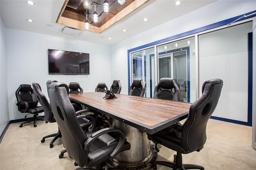 More Photos Of 200 Atlantic Ave, Oceanside Office For Sale