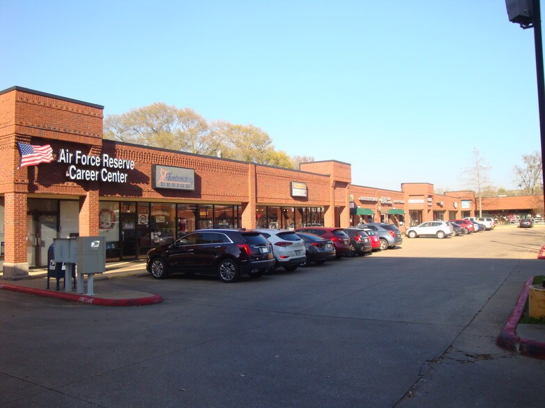 More Photos Of 322 ESE Loop 323, Tyler Unknown For Lease