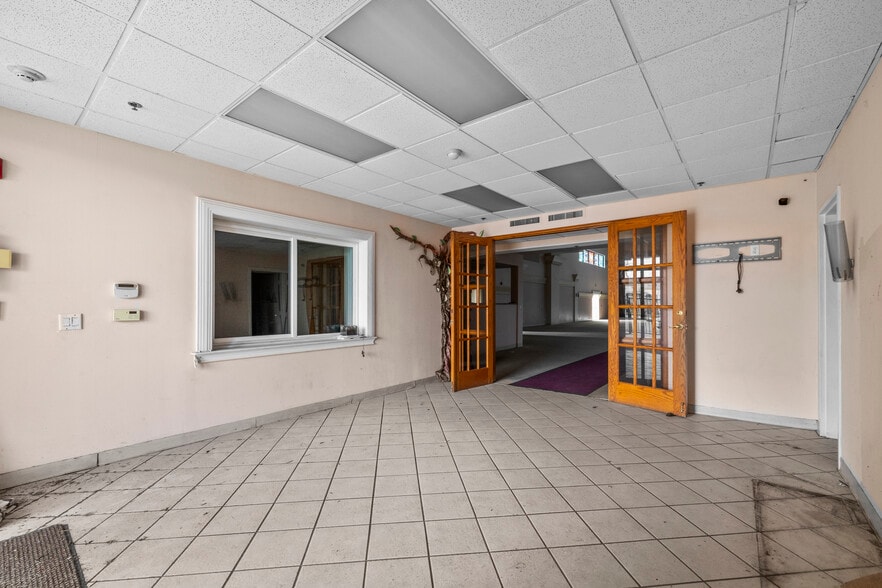 More Photos Of 8132 Garden Grove Blvd, Garden Grove Religious Facility For Sale