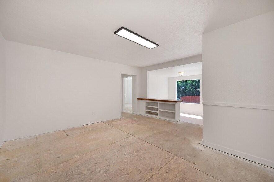 More Photos Of 1407-1409 Lincoln Way, Auburn Office For Sale