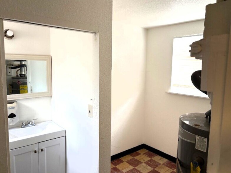 More Photos Of 19942 Lake Chabot Rd, Castro Valley Medical For Sale