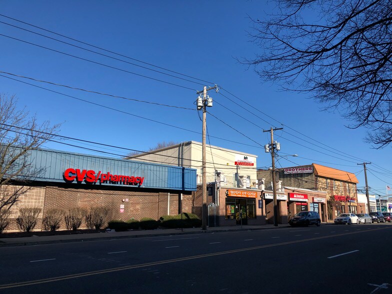 More Photos Of 25-27 E Merrick Rd, Valley Stream Office For Lease