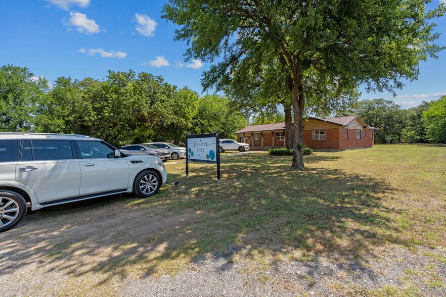 More Photos Of 403 US Highway 377, Argyle General Retail For Sale