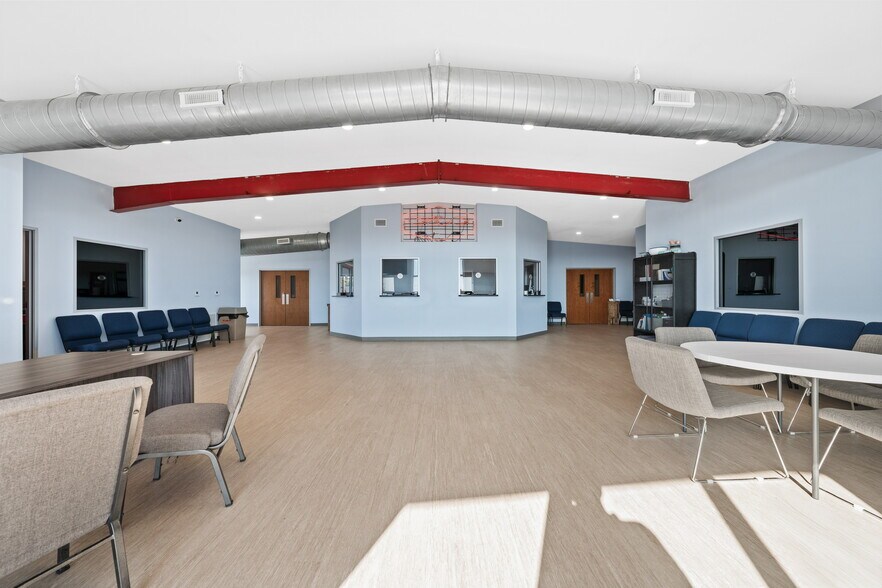 More Photos Of 4159 Highway 6, Clifton Showroom For Sale