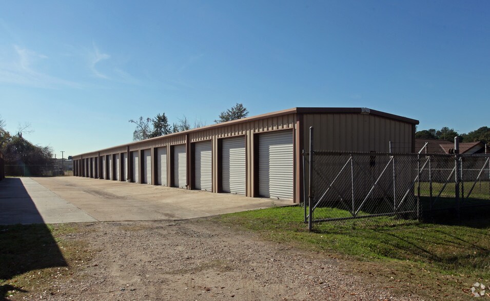 Primary Photo Of 9822 Franklin Rd, Houston Self Storage For Sale