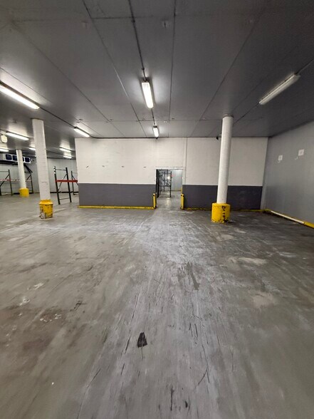 More Photos Of 1955 3rd Ave S, Saint Petersburg Warehouse For Lease