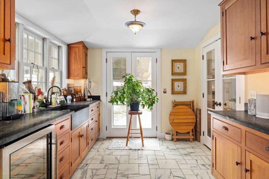 More Photos Of 507 Benson Rd, Manchester Center Specialty For Sale