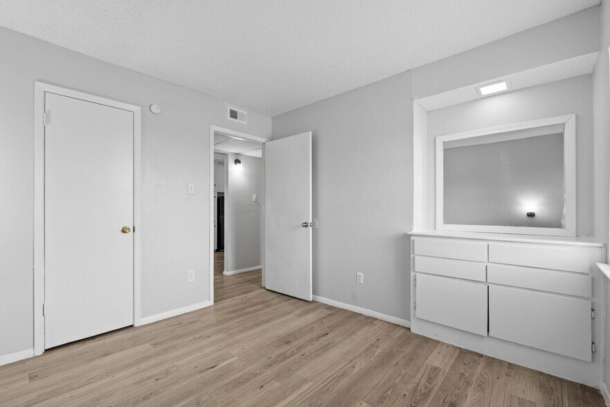 More Photos Of 5901 S Calloway Dr, Fort Worth Multifamily For Sale