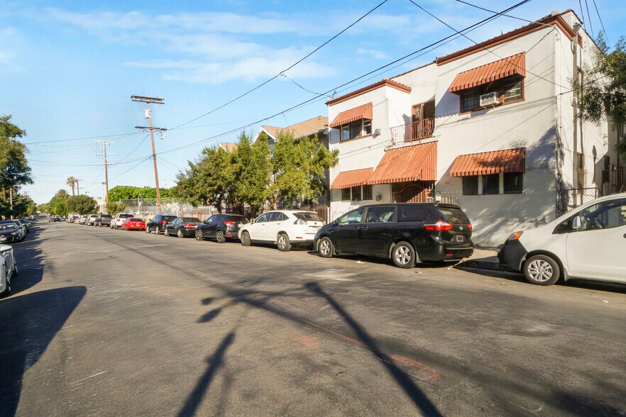 More Photos Of 1511 W 11th Pl, Los Angeles Apartments For Sale