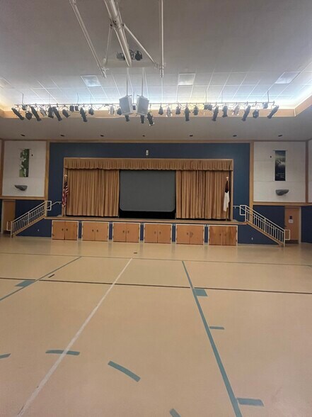 More Photos Of 11 N Fayette St, Mercersburg Flex For Lease