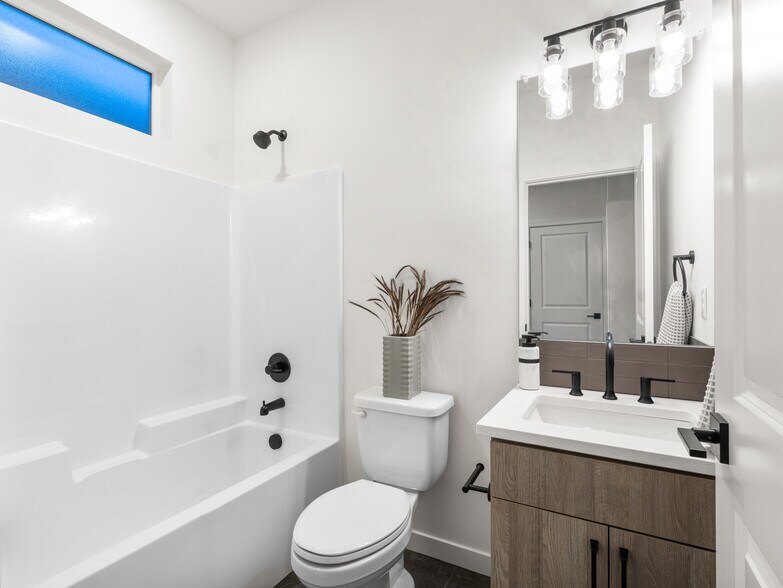 More Photos Of 8330 N Bank St, Portland Apartments For Sale
