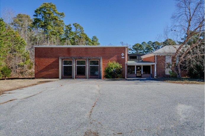 More Photos Of 1434 Farrington Rd, Apex Light Manufacturing For Sale