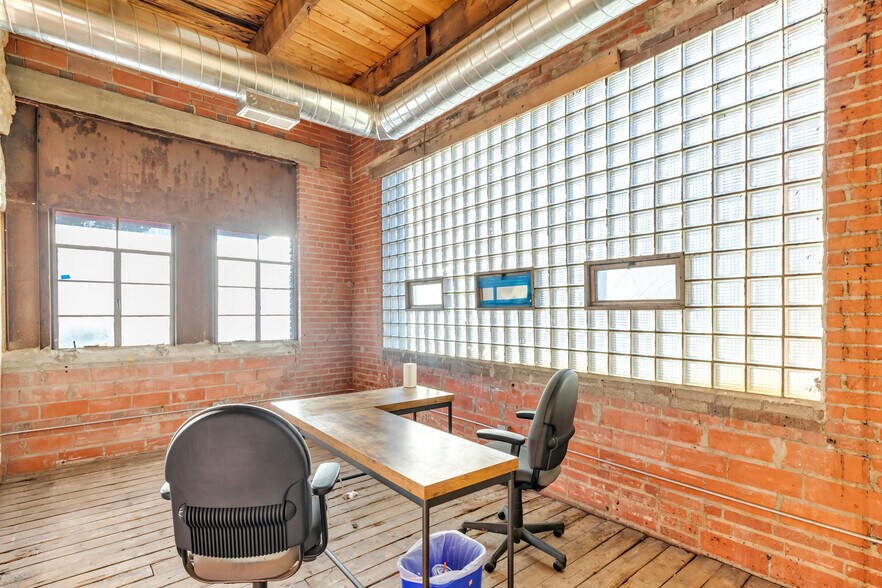 More Photos Of 2032 W 105th St, Cleveland Warehouse For Sale